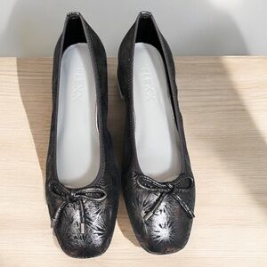 THE FLEXX Pewter Patterned Flats